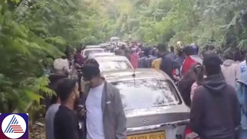 Bengaluru Choke: Long weekend results in gridlock at Nandi Hills (WATCH) vkp