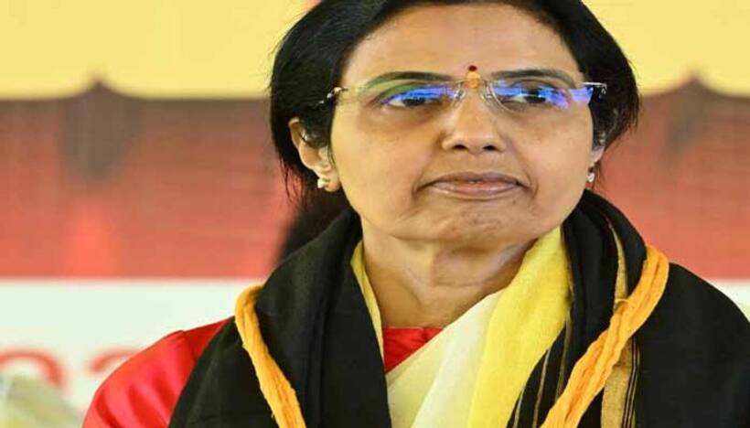చంద్రబాబు అరెస్టుతో మృతి చెందిన కుటుంబాలను పరామర్శిస్తా: దీక్ష  విరమించిన భువనేశ్వరి