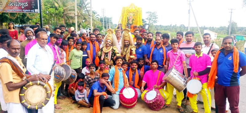 Mysuru : Ganeshotsava is very unique in Sugganahalli village snr