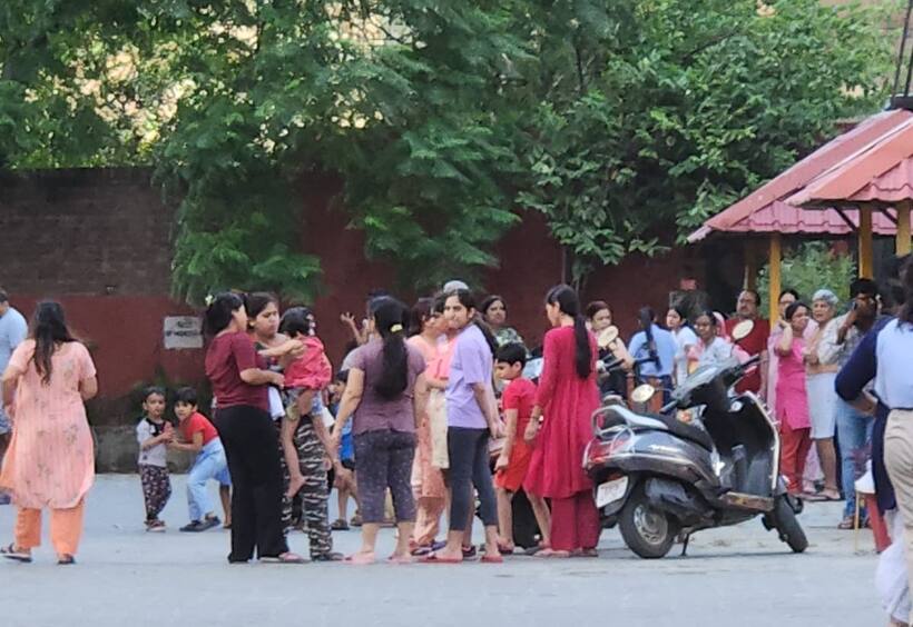 Earthquake in Delhi NCR: दिल्ली NCR में दो बार डोली धरती, UP, उत्तराखंड में भी महसूस हुए झटके 
