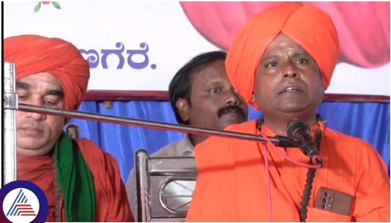 Hadapada community want 2A reservation you have to set fire to bus says Appanna swamiji sat