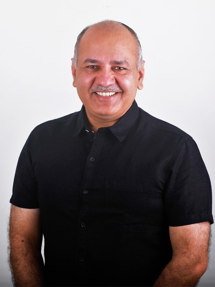 <p>दिल्ली शराब घोटाले मामले में दिल्ली के पूर्व डिप्टी सीएम मनीष सिसोदिया को 26 फरवरी 2023 को सीबीआई ने अरेस्ट किया था गिरफ्तारी से पहले उनसे 8 घंटे तक पूछताछ हुई थी।<br />
 </p>
