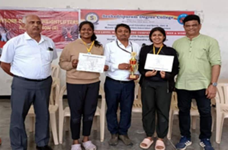 Mysuru : Women's and Men's Weight Lifting Competition snr