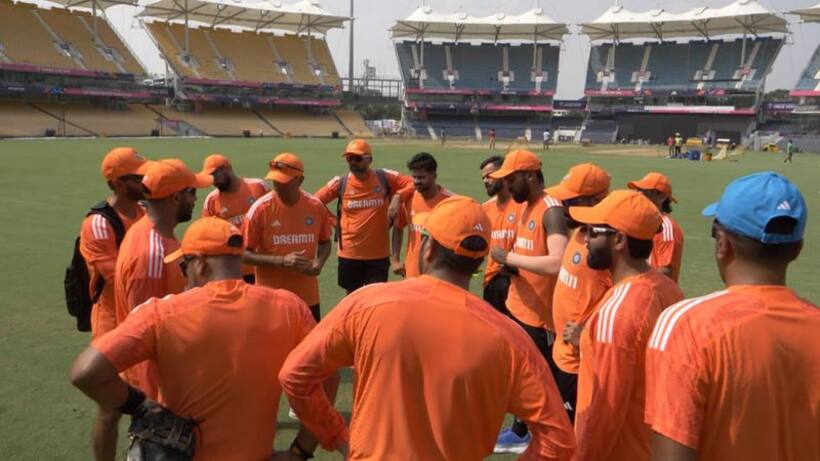 టీమిండియా ప్రాక్టీస్ కోసం ఆరెంజ్ జెర్సీలు...  స్విగ్గీ డెలివరీ బాయ్స్‌లా ఉన్నారంటూ...