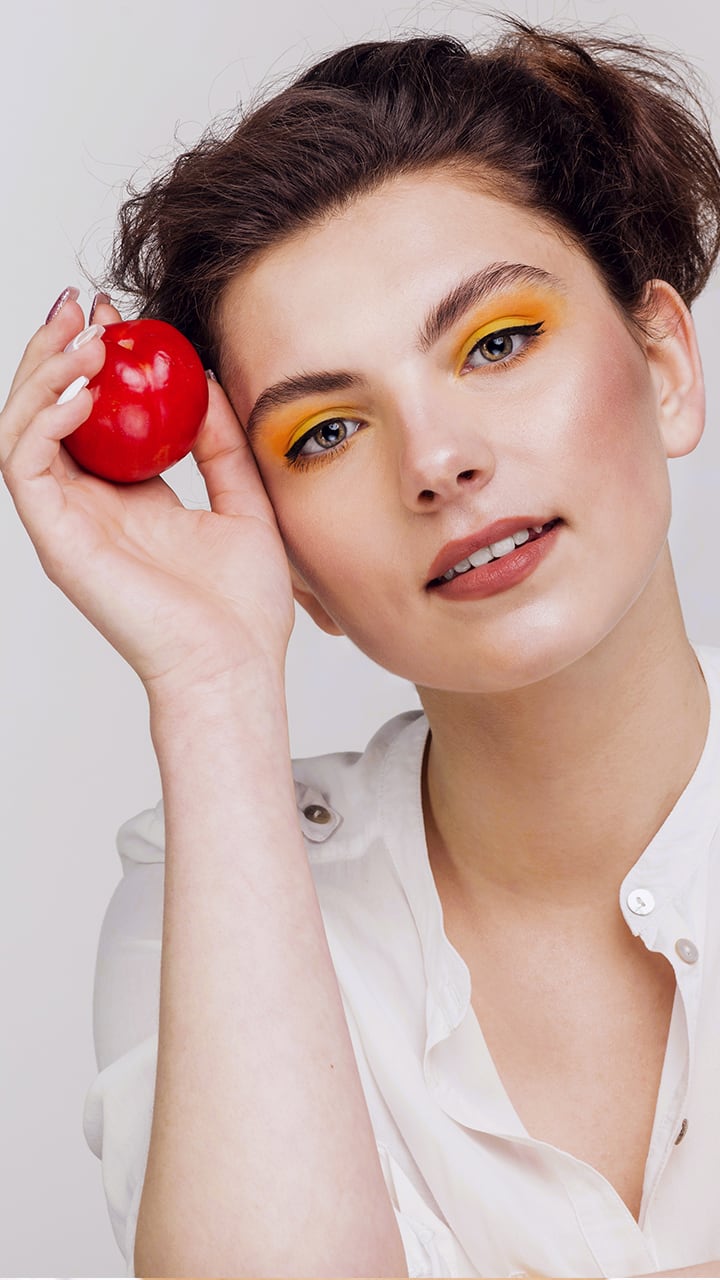 tips and tricks for how to use tomatoes for glowing skin care at home in tamil mks