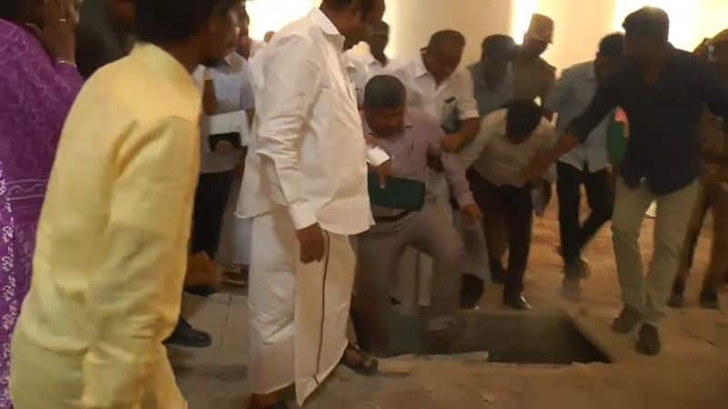 Minister ev velu inspect inspect maintenance work at nayakar mahal in madurai vel