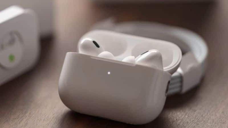 Apple to take on Meta's smart glasses? Tech giant may bring camera into AirPods gcw