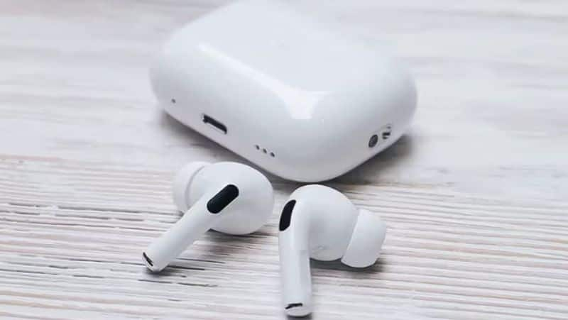 Apple AirPods to feature cameras, mass production likely to start by 2026: Report gcw