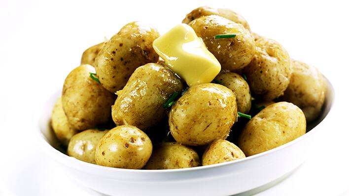 peeling hot boiling potatoes without using hand