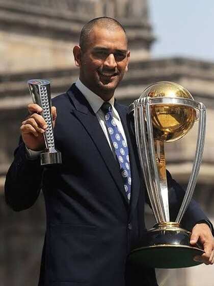 <p>Mister Cool के नाम से जाने वाले Indian Cricket Team के फॉर्मर कैप्टन Mahendra Singh Dhoni के Instagram पर 45.7 मिलियन फॉलोवर हैं।धोनी की फैन फॉलोइंग जबरदस्त है।</p>
