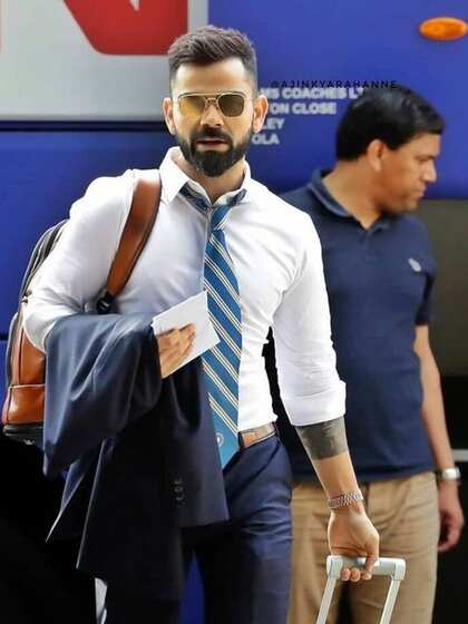 <p>भारतीय क्रिकेट टीम के पूर्व कप्तान और विश्व के शानदार बैट्समैन में से एक Virat Kohli के Instagram पर 259 मिलियन फॉलोअर हैं</p>
