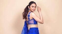 10 rakul preet singh lahnge for diwali ZKAMN