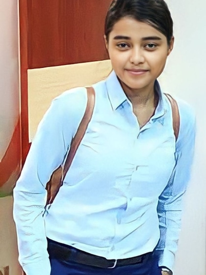 <p>सानिया के पिता शाहिद अली टीवी मैकेनिक का काम करते हैं। सानिया ने हिंदी मीडियम से पढ़ाई किया और इस मुकाम पर पहुंची हैं।</p>
