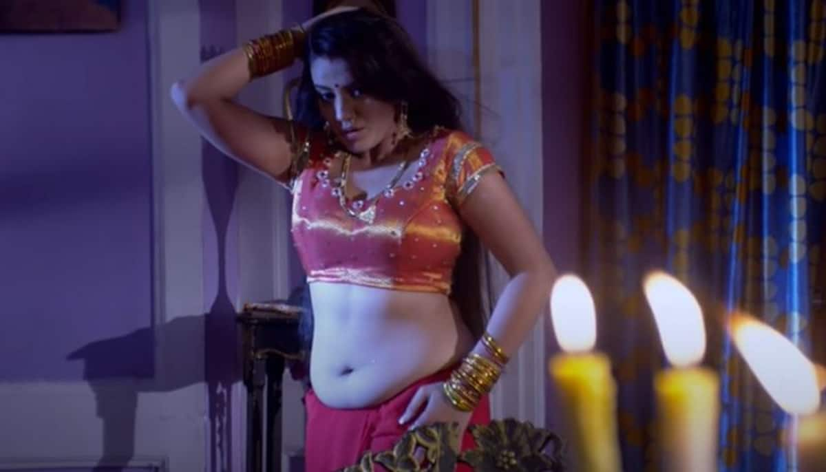 Akshara Singh Sexy Video Bhojpuri Actress Khesari Lal S Bold Song ‘aag Lage Na Raja’ Goes