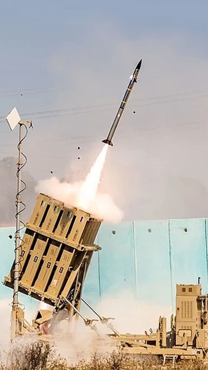 <p>इजरायल की सुरक्षा का जिम्मा IRON DOME पर है। इस तकनीक से इस देश पर मिसाइल या रॉकेट का असर नहीं होता है। जिसे एयर डिफेंस डिंफेस सिस्टम कहते हैं।<br />
 </p>
