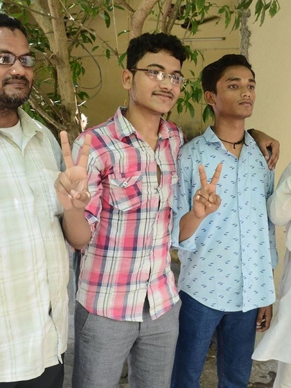 <p>अरबाज की शुरुआती पढ़ाई कन्या मध्य विद्यालय से हुई। नालंदा से 10वीं और 12वीं पास की।</p>

