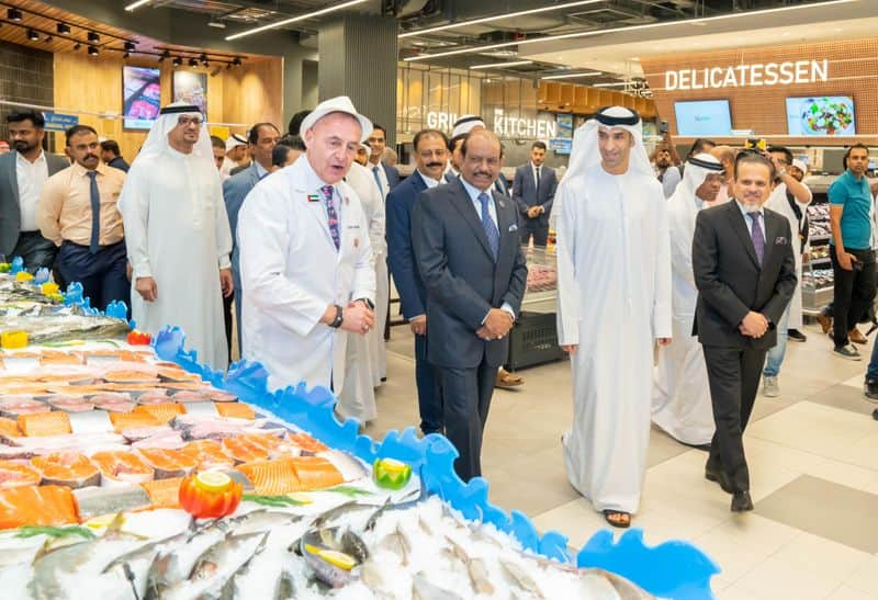 Lulu Hypermarket started operations in Dubai Mall the world s largest shopping mall