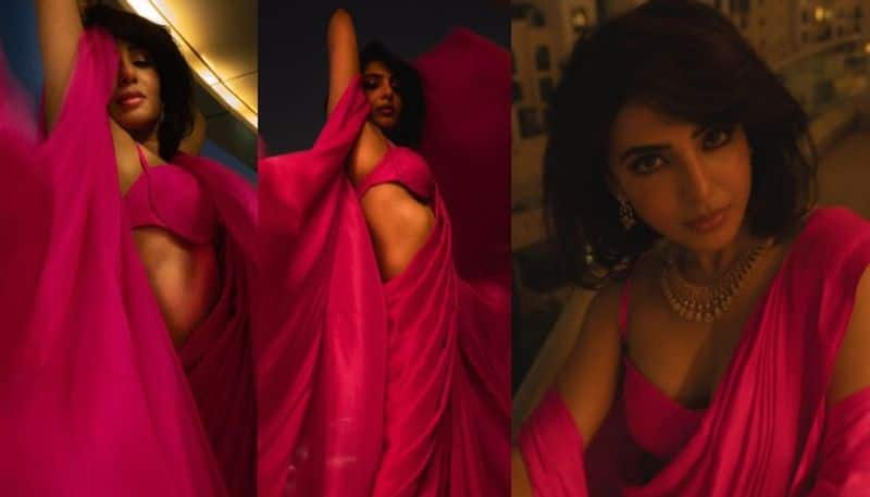 Samantha Stunning Stills in pink Saree NSK