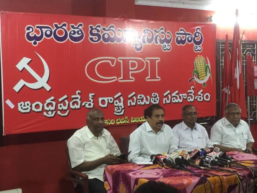 జగన్‌ను ప్రజలు మళ్లీ ఎందుకు సీఎంగా ఎన్నుకోవాలి.. :  వైఎస్ఆర్సీపీపై సీపీఐ ఫైర్ 