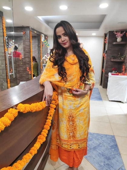 <p>सुल्तानपुर से BSC  करने के बाद आस्था ने बनारस से फूड एंड न्यूट्रिशन में MSC किया।</p>
