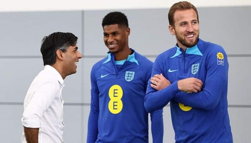 Football Rishi Sunak engaged in conversations with England's football stars Harry Kane and Marcus Rashford osf