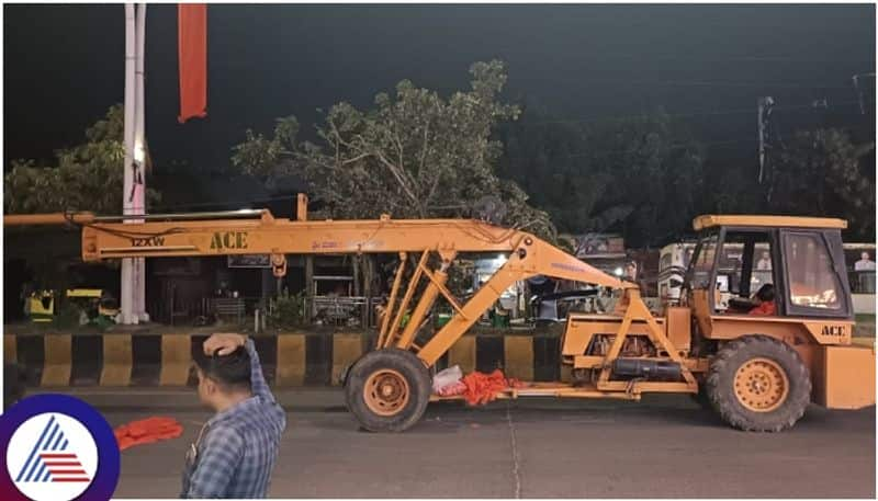 Davanagere Hindu Maha Ganapathi ShobhaYatra preparations hindu youth died in crane accident sat