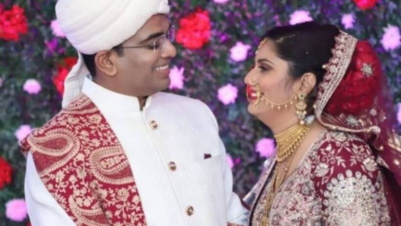 मैकेनिक पिता की बेटी बनी IAS Officer, नक्सलियों के इलाके में मिली पहली पोस्टिंग 