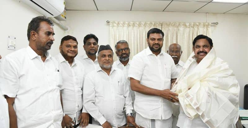 After the AIADMK pulled out of the BJP alliance Islamic organizations met the EPS and expressed their appreciation  KAK