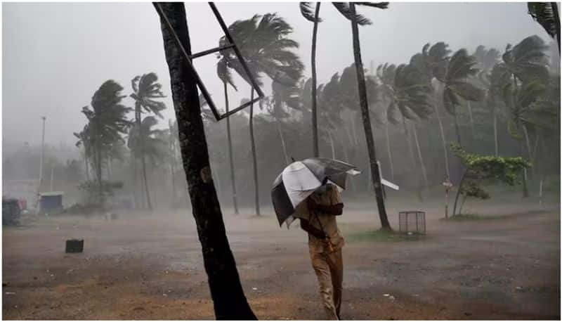 According to the Meteorological Department there is a possibility of heavy rain in 14 districts of Tamil Nadu KAK