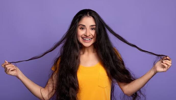 Why does your hair smell and how to avoid it?