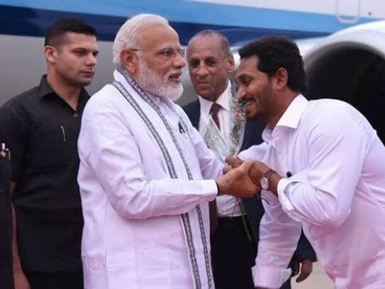 TDP Leader Ayyannapatrudu strong counter to YCP MP Vijayasai Reddy AKP 