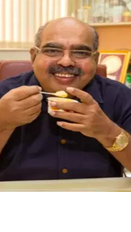 <p>రఘునందన్ కామత్‌కు చదువులో అస్సలు ఇంట్రెస్ట్ లేదు. కానీ చిన్నప్పటి నుంచే జీవితంలో ఎదగాలన్న కోరిక మాత్రం బలంగా ఉండేది.</p>
