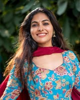 చుడిదార్ లో  దివి బ్యూటీఫుల్ లుక్.. సింపుల్ గా మెరిసినా నెటిజన్ల గోల మాములుగా లేదుగా..