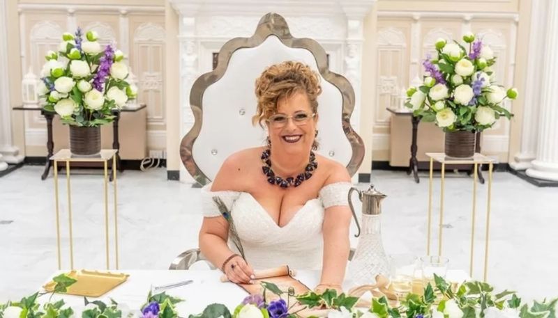 uk woman marries herself after failed to find a right person hyp