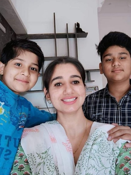 इजराइल से भारत लौटी आंचल ने बताएं आंखों देखी जंग के हालात