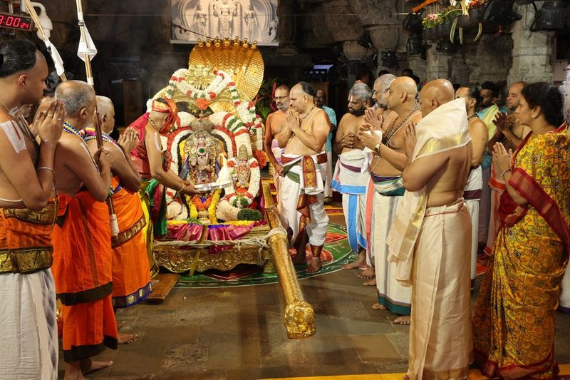 Tirumala Tirupati Devasthanam: Navratri Brahmotsavams begin on grand scale, deity appears on golden charriot RMA