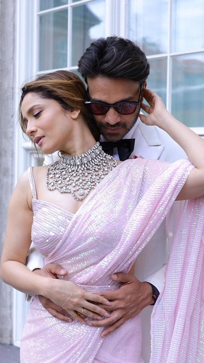 <p>Big Boss-17 में कपल कंटस्टेंट के तौर पर Ankita Lokhande-Vicky Jain की एंट्री हो गई है। फैंस दोनों के लिए एक्साइटेड हैं। </p>
