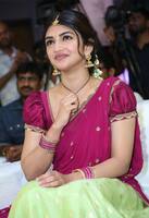 ఏమన్నా అందమా, బాబోయ్.. లంగాఓణీలో శ్రీలీల వయ్యారాలు జడివాన.. కుర్రాళ్ళకి కనుల విందు 