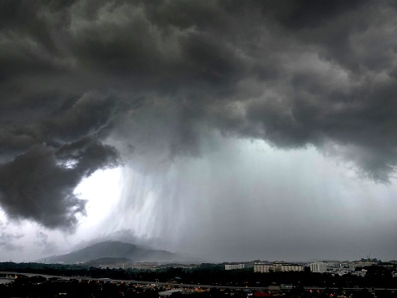 Cyclone Hamoon Effect:  Light rains lash several parts of AP RMA