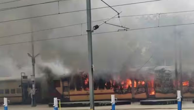 Maharashtra Suburban Train catches fire what happened to passengers ans