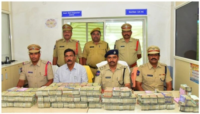 Rs. 2 Crore  Unaccounted  cash seized in Karimnagar lns