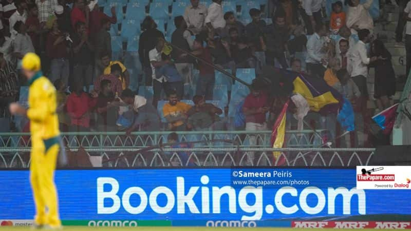 banners in Ekana Cricket Stadium Lucknow fell from the roof on crowd during AUS vs SL Match rsk