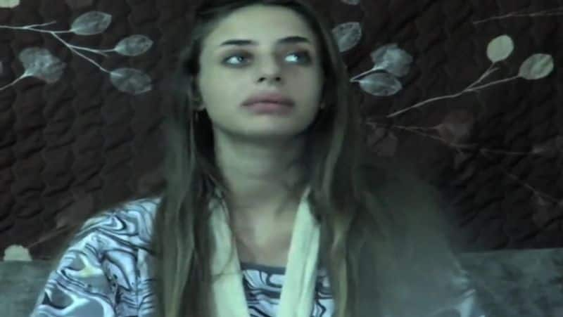 Hamas releases first israeli hostage woman video smp