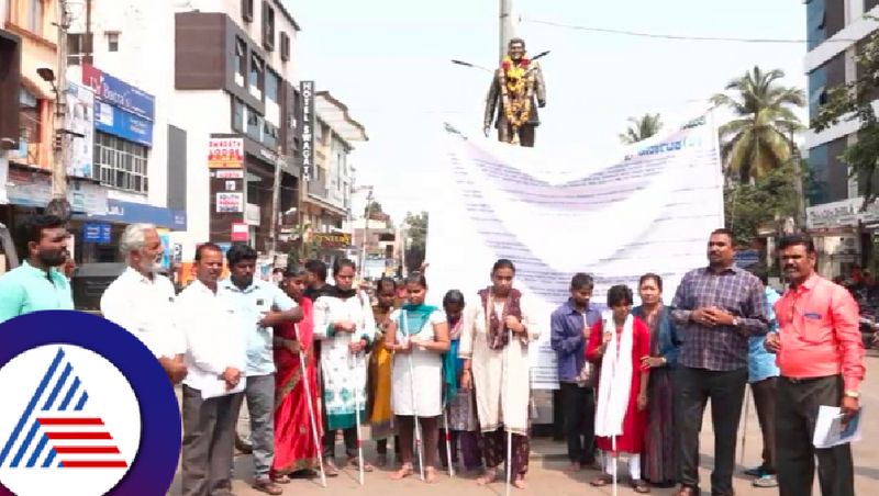 Disabled people march to Bangalore from hospet to fulfill their demand rav