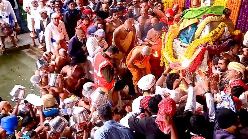 Thousands Of Devotees Witness Cauvery Theerthodbhava In Tala Kaveri gvd