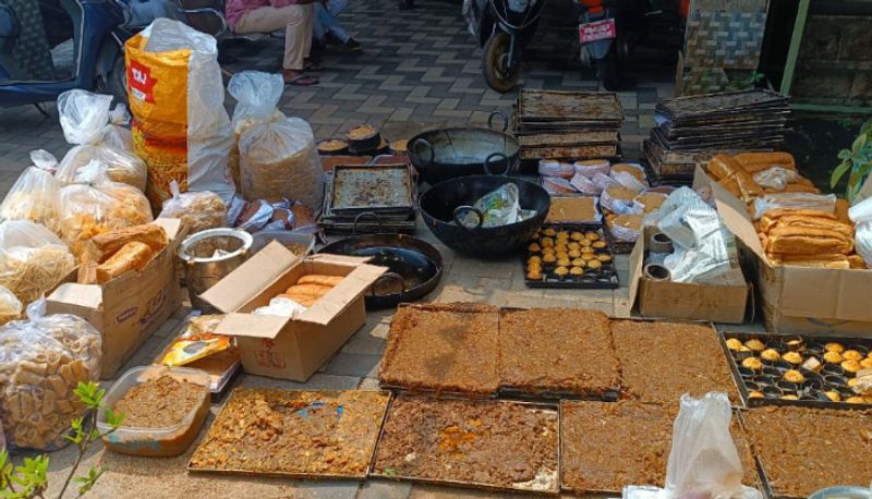 stale food items caught from Bakeries in alappuzha joy