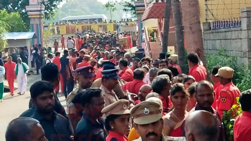 Death of Bangaru Adigalar... Giving food to devotees even in sorrow tvk