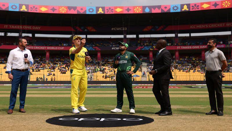 Pakistan Have won the toss and choose to bowl first against Australia in 18th Match of Cricket World Cup at Bengaluru rsk