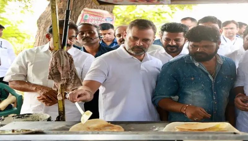 Rahul Gandhi makes dosa at roadside eatery in Jagtial district lns