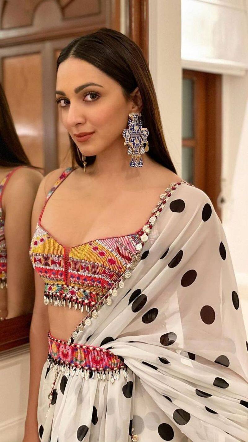 Karwa chauth 2023 Kiara Advani stylish lehenga design kxa 